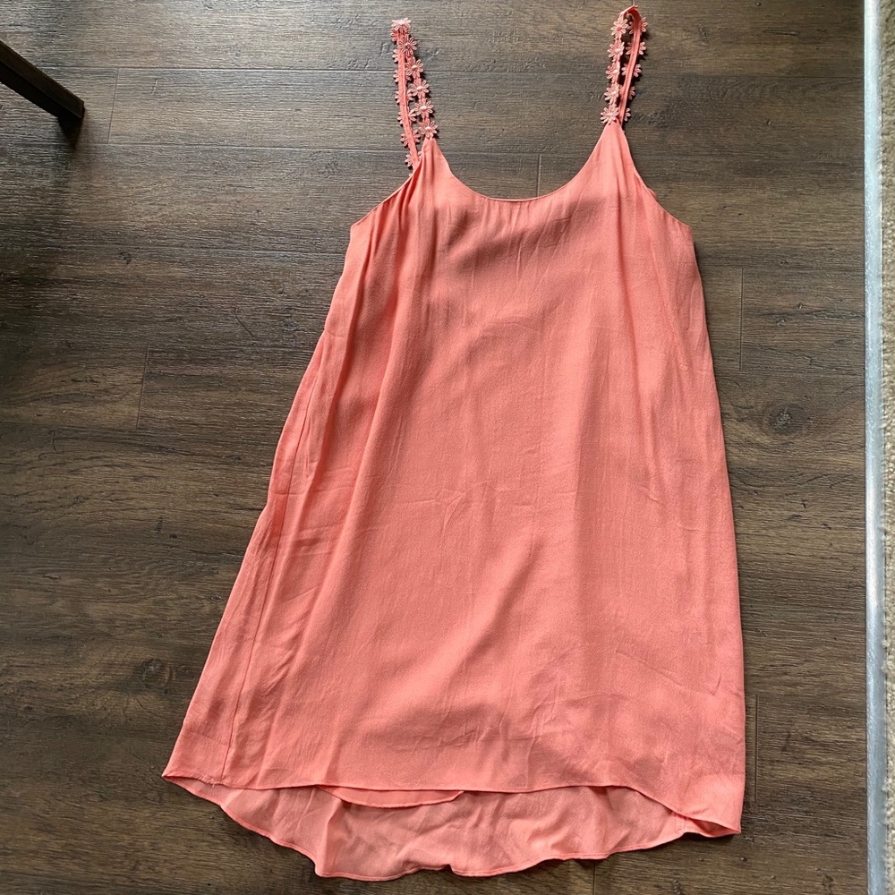 2/$50 Dainty Hooligan coral dress daisy strap low back